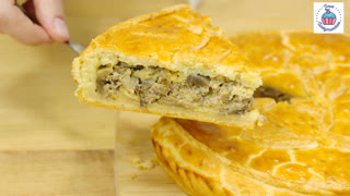 Пирог с мясом и грибами, из песочного теста! По вкусу напоминает пирог Киш, только закрытый