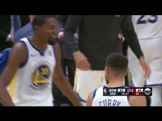 Stephen Curry DUNKS AND KEVIN DURANT CANT BELIEVE IT!!!